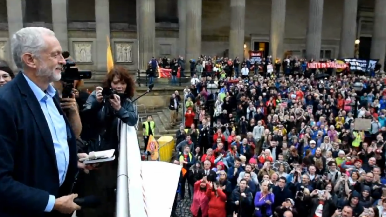 5,000 Corbyn supporters converge on city centre as leader takes on the ...