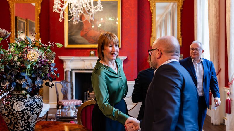 Chancellor Rachel Reeves meets senior leaders from Prologis, including CEO Hamid Moghadam and President Dan Letter. Photo: Alecsandra Dragoi/ Department For Science, Innovation and Technology via Flickr