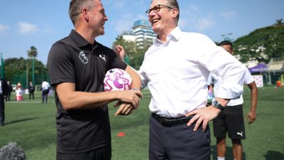 Prime Minister Keir Starmer and Michael Owen
